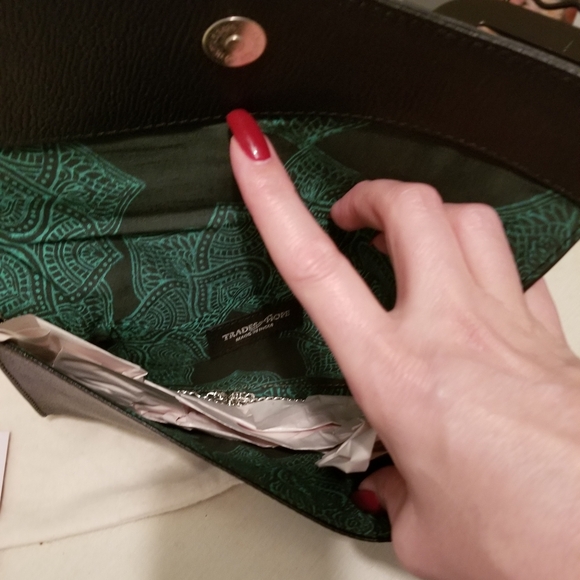 Clutch - Picture 7 of 9